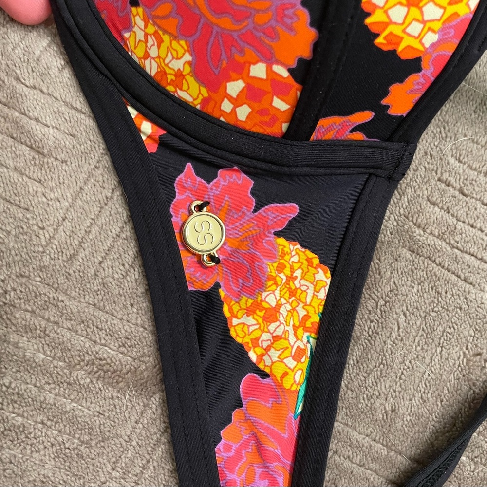 Adorable Patterned Sunseeker Patterned Swimsuit - image 6